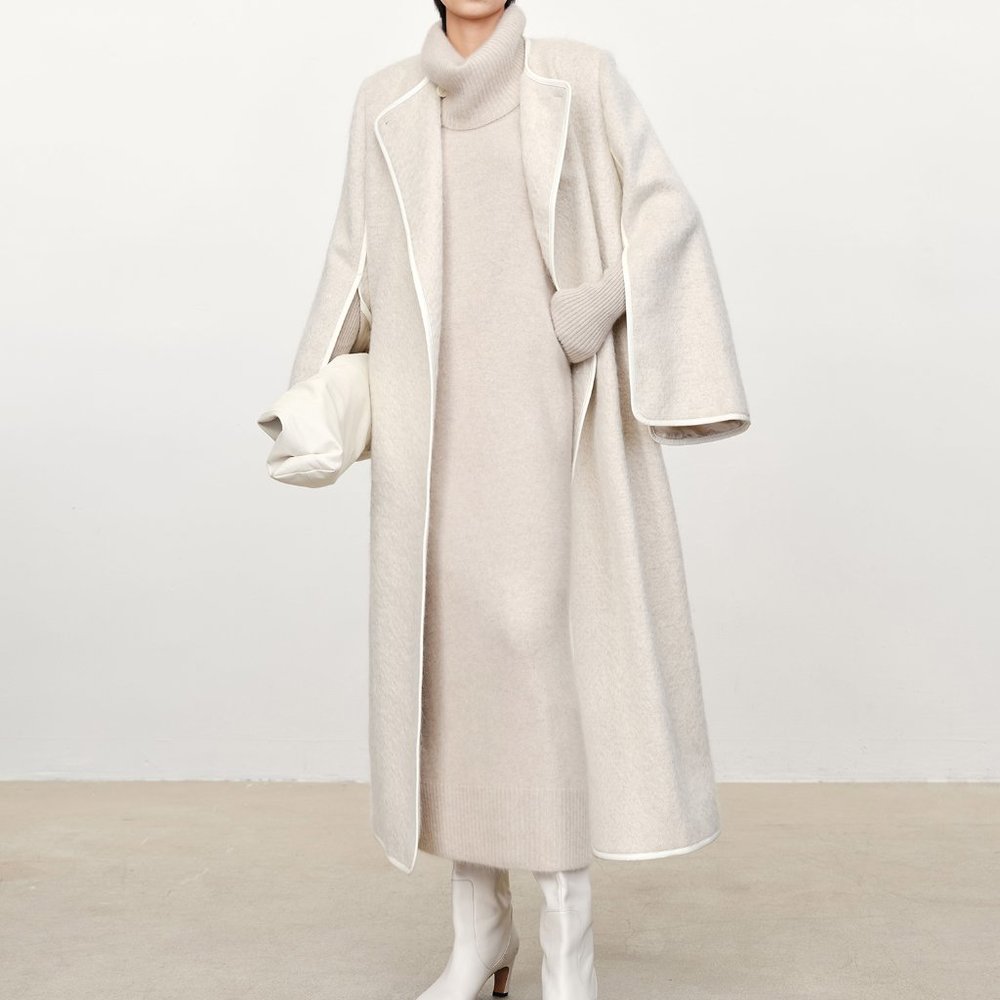 BNWT CHICJOC Frosty Flowing Cape: A MOESSMEI Masterpiece in Mohair Alpaca Wool
